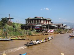33-Typical transport on Inle lake